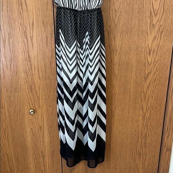 Candie’s Black and White Striped Dress - Picture 3 of 10